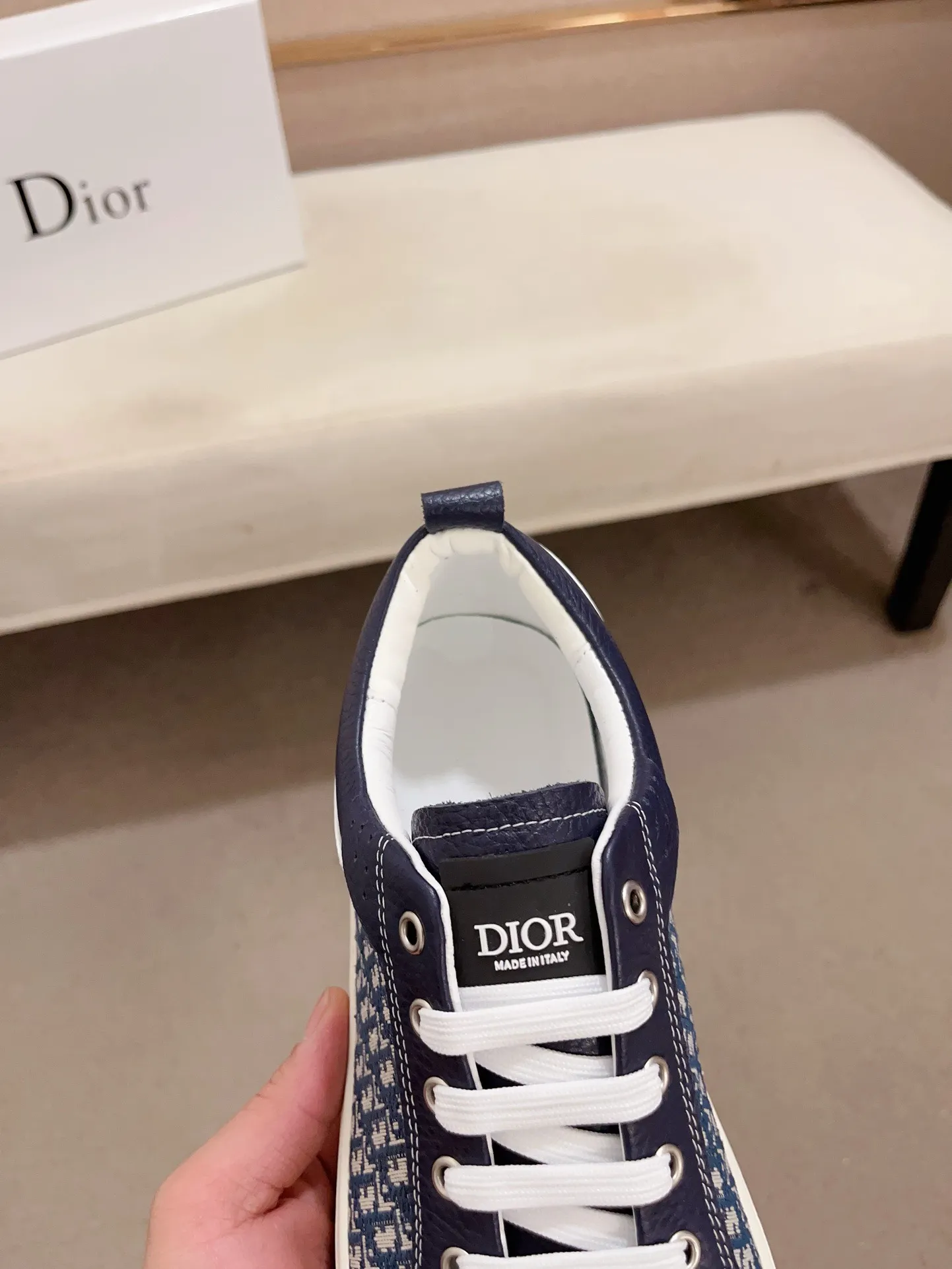 Factory price: 420💰[Dior·Dior] New casual sports style men's shoes, new spring and summer design, perfect workmanship, lace-up lazy style to create wardrobe quality, upper: imported first-layer cowhide, sheepskin lining is soft and comfortable, ultra-light TPU wear-resistant outsole, simple, versatile fashion men's shoes, excellent color code number 38--44. (Can be customized for 45 non-refundable)